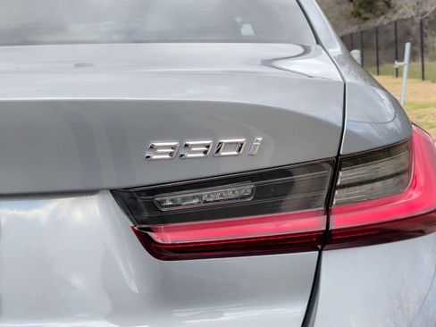 Certified 2023 BMW 330i Sedan w/ Premium Package image 11