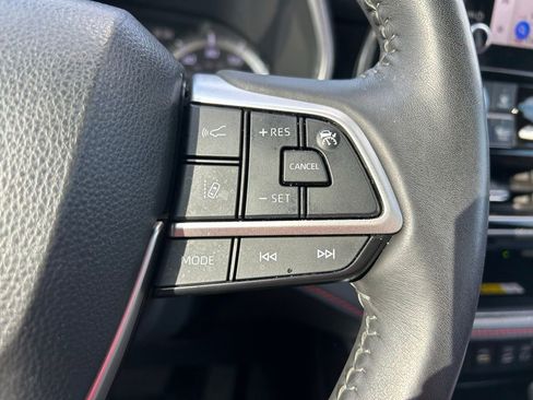 Used 2023 Toyota Highlander XSE FWD image 20