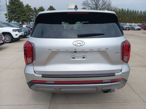 Used 2024 Hyundai Palisade Limited image 6