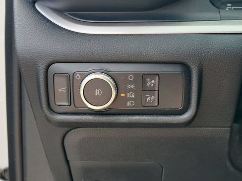 Used 2020 Ford Explorer XLT w/ Equipment Group 202A AWD/4WD image 34