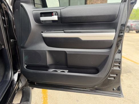 Used 2015 Toyota Tundra SR5 w/ SR5 Upgrade Package image 22