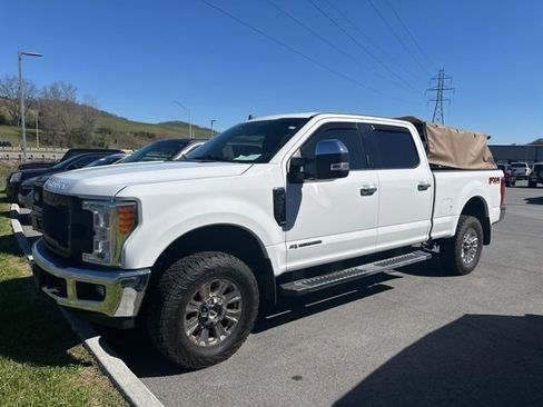 Used 2019 Ford F250 XLT w/ XLT Premium Package image 13