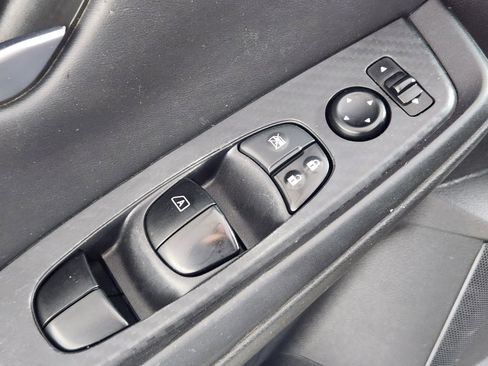 Used 2024 Nissan Sentra SV FWD image 17