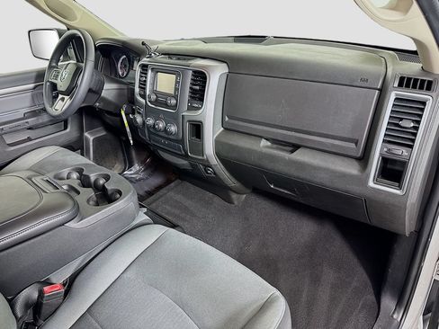 Used 2022 RAM 1500 Classic SLT RWD image 30