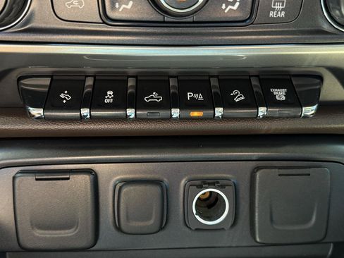 Used 2016 Chevrolet Silverado 2500 LTZ w/ Duramax Plus Package AWD/4WD image 23