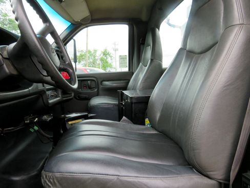 Used 2005 Chevrolet Kodiak C4500 image 8