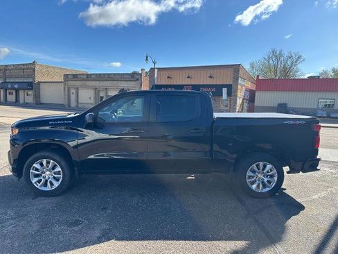 Used 2020 Chevrolet Silverado 1500 Custom w/ Custom Value Package AWD/4WD image 8