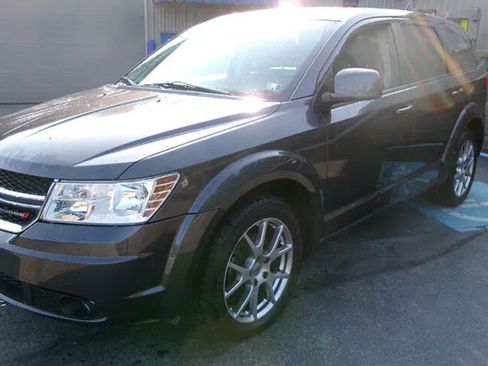 Used 2018 Dodge Journey GT FWD image 1