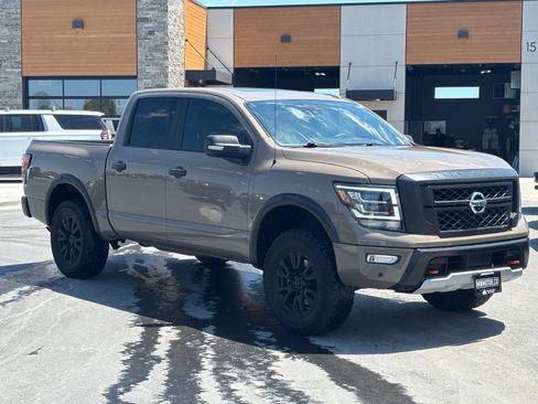 Used 2021 Nissan Titan PRO-4X w/ Pro-4x Convenience Package AWD/4WD image 1
