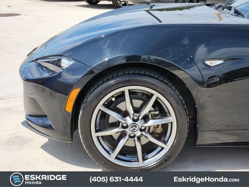 Used 2021 MAZDA MX-5 Miata RF Grand Touring RWD image 8
