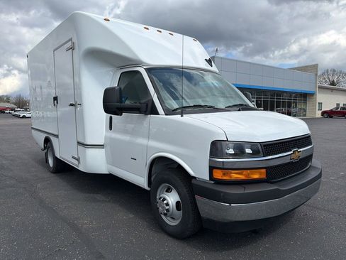 New 2025 Chevrolet Express 3500 w/ Power Convenience Package image 2