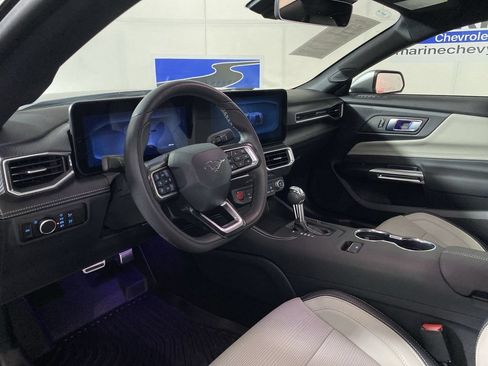 Used 2025 Ford Mustang Premium RWD image 15