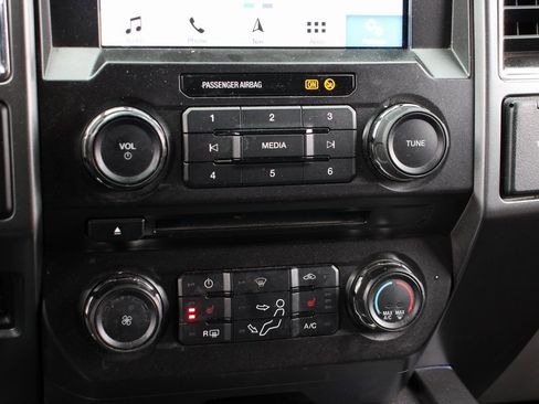 Used 2018 Ford F250 XLT w/ XLT Premium Package image 32