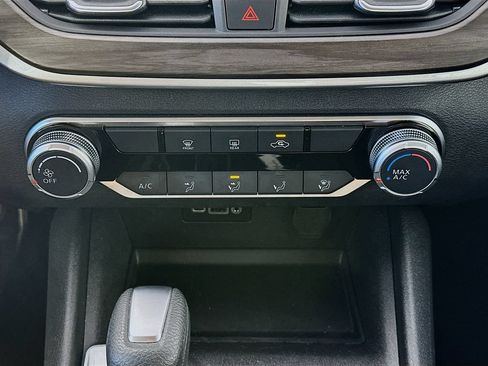 Used 2025 Nissan Altima 2.5 SV FWD image 18