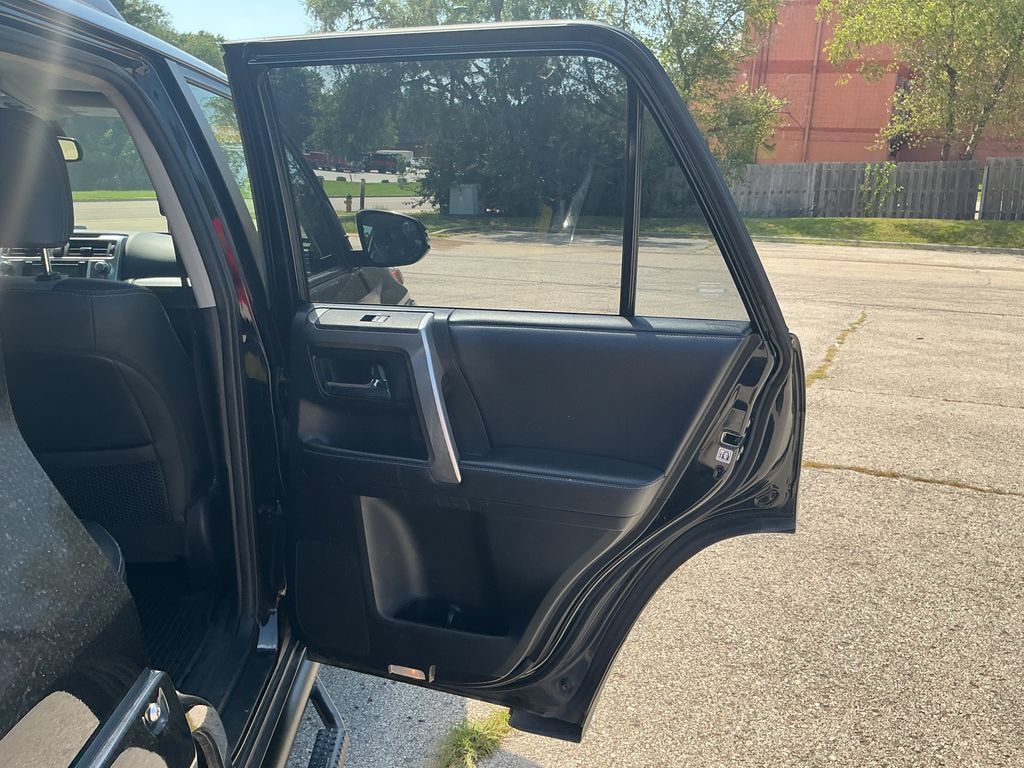 Used 2019 Toyota 4Runner SR5 Premium AWD/4WD image 21