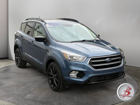 Used 2018 Ford Escape SE w/ SE Sport Appearance Package AWD/4WD image 1