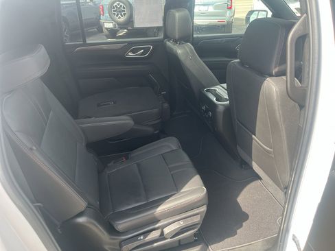 Used 2024 Chevrolet Suburban RST w/ Luxury Package AWD/4WD image 19