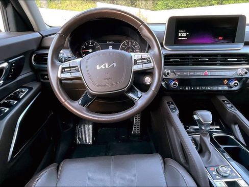 Certified 2022 Kia Telluride SX w/ Towing Package image 7