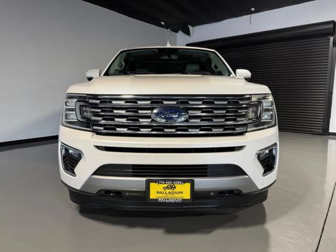 Used 2018 Ford Expedition Limited w/ Equipment Group 301A AWD/4WD image 2