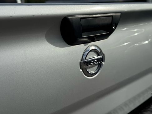 Used 2018 Nissan Titan SV w/ SV Convenience Package image 45