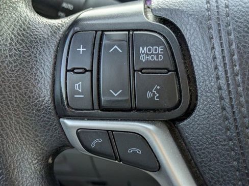 Used 2019 Toyota Highlander LE FWD image 23