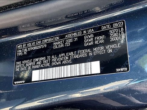 Used 2024 Volvo S60 B5 Ultimate w/ Climate Package image 32