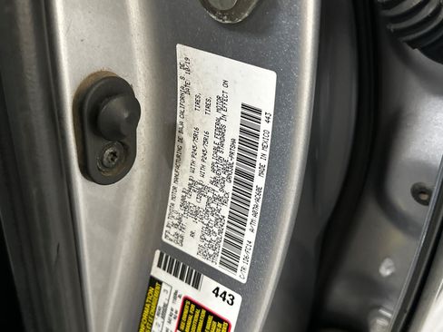 Used 2020 Toyota Tacoma SR5 RWD image 49