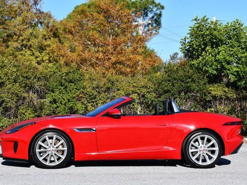 Used 2019 Jaguar F-TYPE Convertible image 25