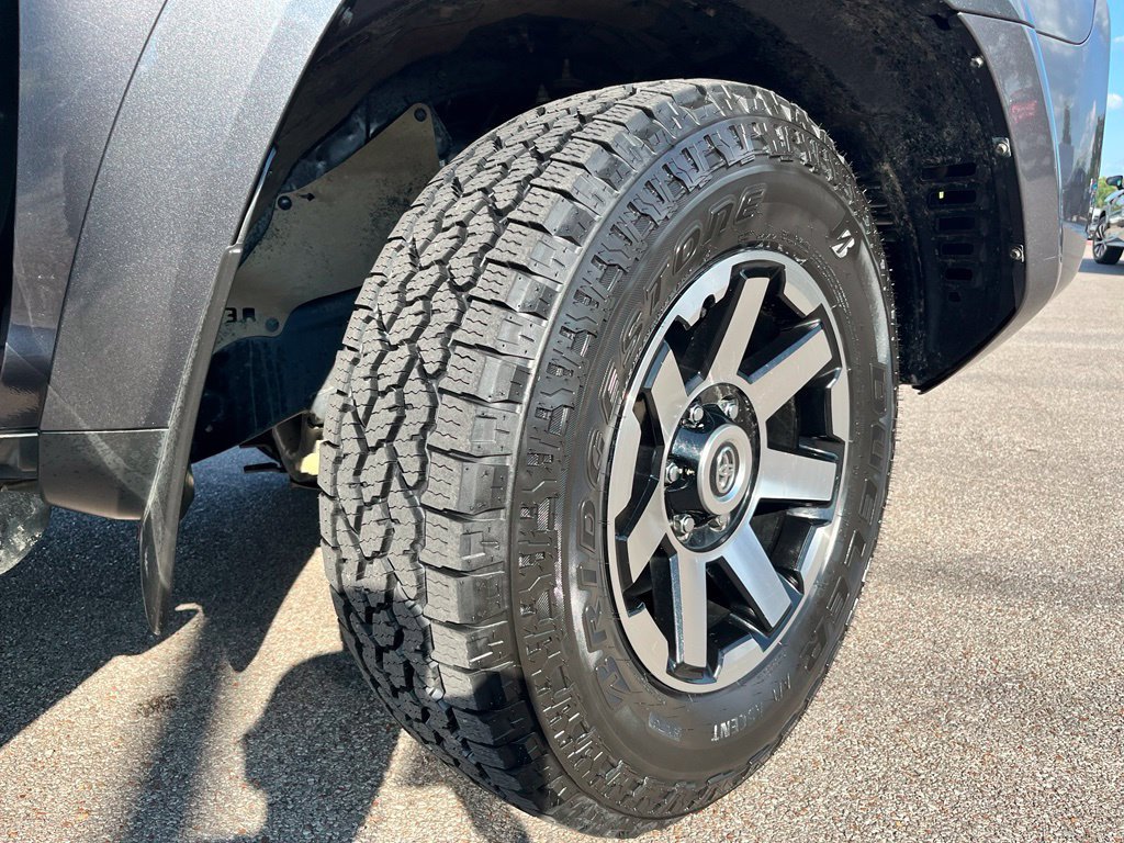 Used 2021 Toyota 4Runner TRD Off-Road Premium w/ Moonroof Package AWD/4WD image 6