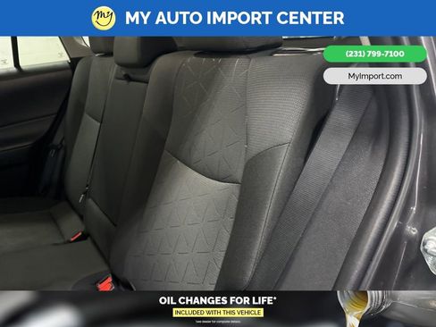 Used 2022 Toyota RAV4 XLE w/ Convenience Package image 25