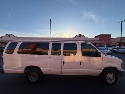 Used 2009 Ford E-350 and Econoline 350 XLT RWD image 4