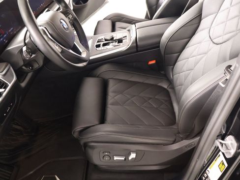 Used 2025 BMW X5 xDrive40i w/ Premium Package image 12