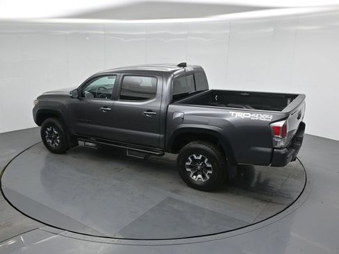 Used 2020 Toyota Tacoma TRD Off-Road w/ Technology Package image 40