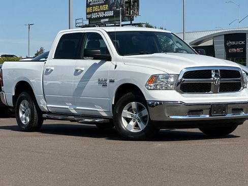 Used 2019 RAM 1500 Classic SLT w/ Luxury Group AWD/4WD image 2