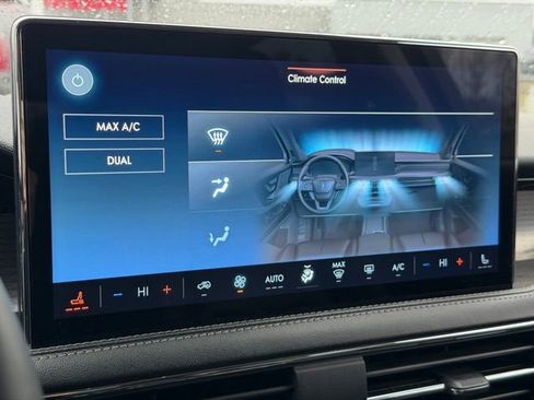 Used 2023 Lincoln Corsair Standard image 35