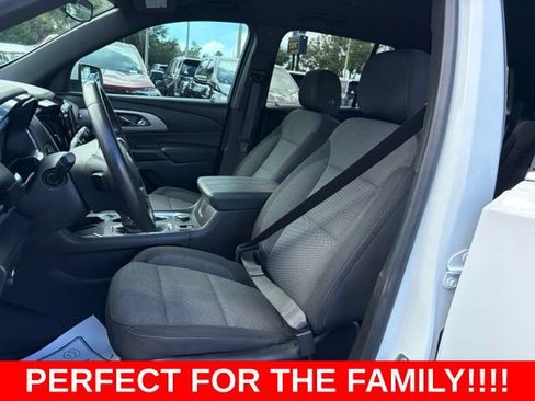 Used 2022 Chevrolet Traverse LT FWD image 14