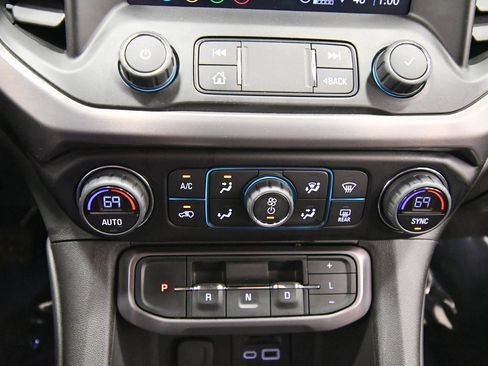 Used 2023 GMC Acadia AT4 image 25