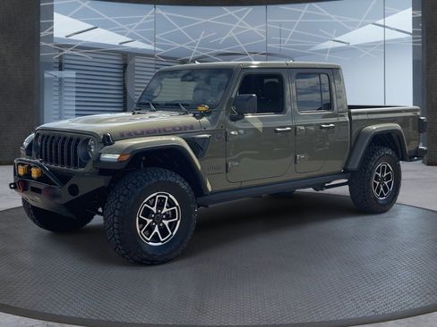 Used 2025 Jeep Gladiator Rubicon AWD/4WD image 2