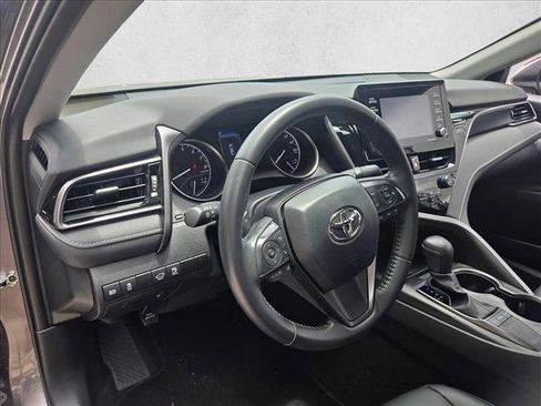 Used 2023 Toyota Camry SE FWD image 9
