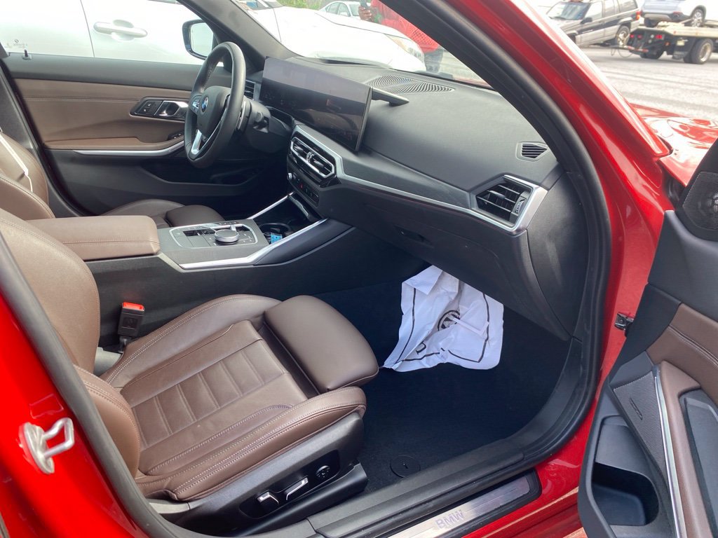 Used 2024 BMW 330i xDrive Sedan AWD/4WD image 14
