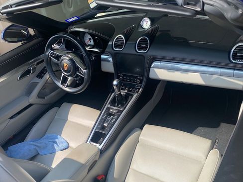 Used 2022 Porsche 718 Boxster S image 2