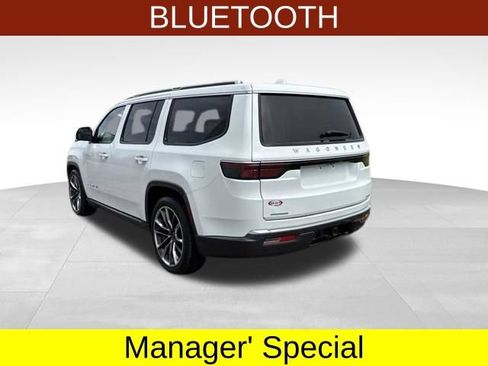 Used 2022 Jeep Wagoneer Series III w/ Premium Group I AWD/4WD image 5