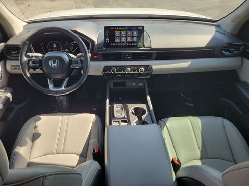 Used 2025 Honda Pilot EX-L image 15