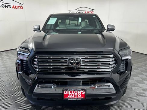 Used 2025 Toyota Tacoma Limited AWD/4WD image 11