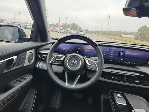 Used 2026 Buick Enclave Avenir w/ Super Cruise Package AWD/4WD image 11