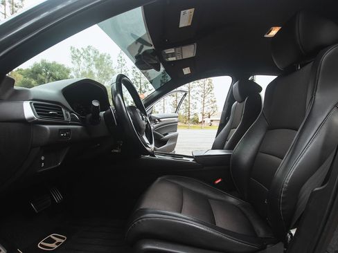 Used 2018 Honda Accord Sport image 17