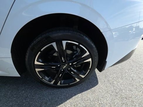 Used 2023 Kia K5 GT-Line w/ GT-Line Premium Package FWD image 10