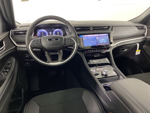 New 2026 Jeep Grand Cherokee L 4WD image 17