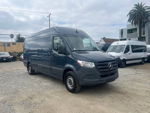 Used 2019 Mercedes-Benz Sprinter 170 image 3
