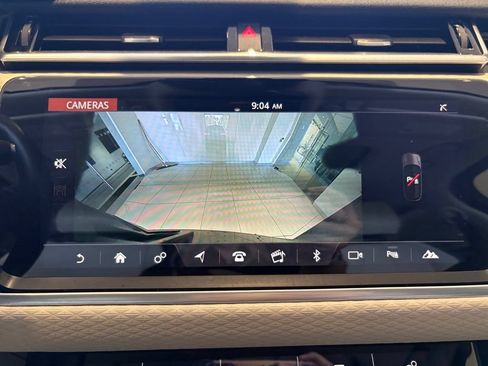 Used 2020 Land Rover Range Rover Velar S AWD/4WD image 32